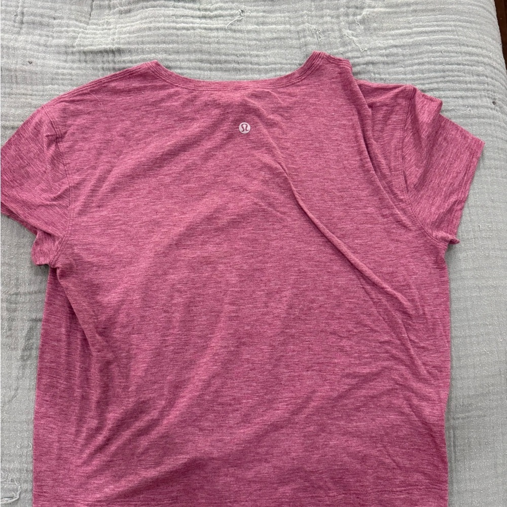 lululemon athletica sz 4 Short Notice Heathered Red Moss Rose Crop tee shirt - Picture 3 of 3
